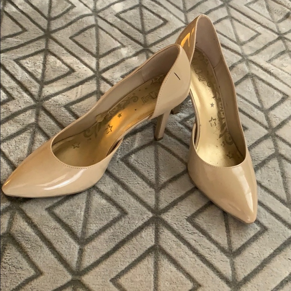 Nude heels 👡